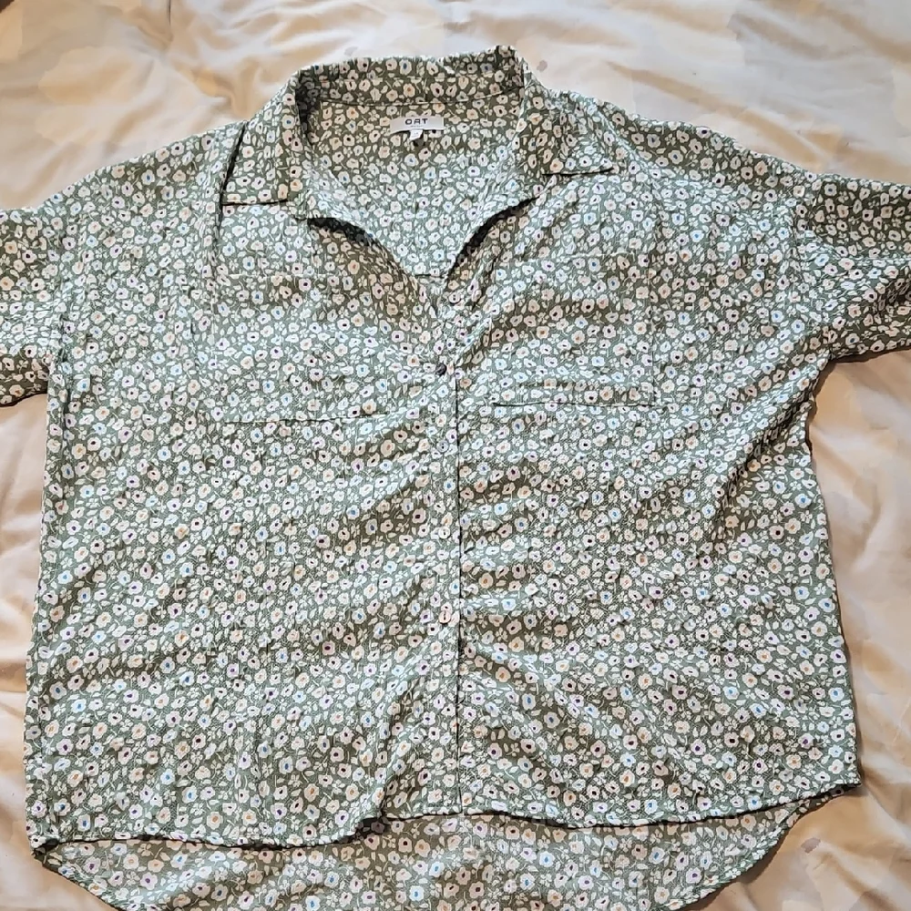 Floral Green button up Shirt - Picture 1 of 5